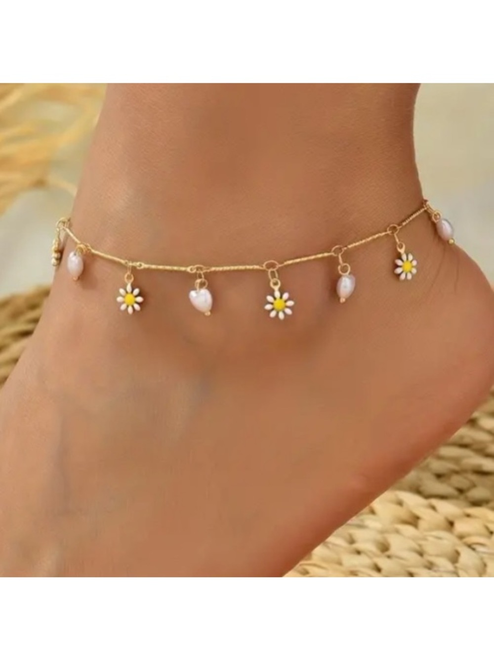 White Flower Daisy and Heart Pearl Gold Toned Anklet